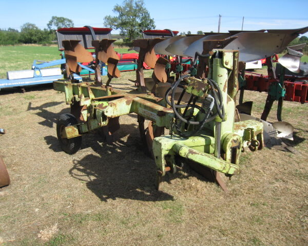 Dowdeswell DP7 4 Furrow Plough